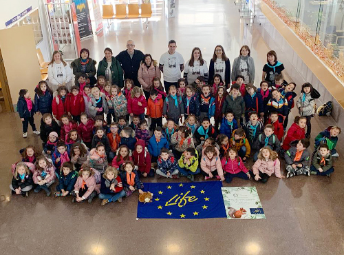 Students from 3rd grade of Infant from the School Miguel Delibes learn about the European project LIFE-REPOLYUSE